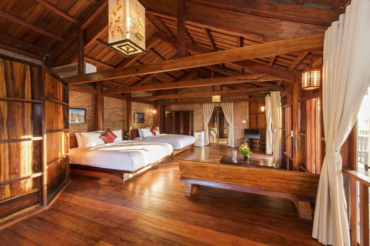 Wooden Lodge Homestay Hoian Хойан Экстерьер фото