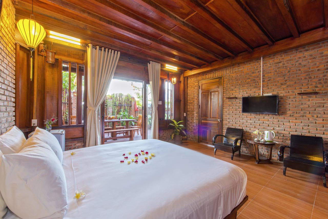 Wooden Lodge Homestay Hoian Хойан Экстерьер фото