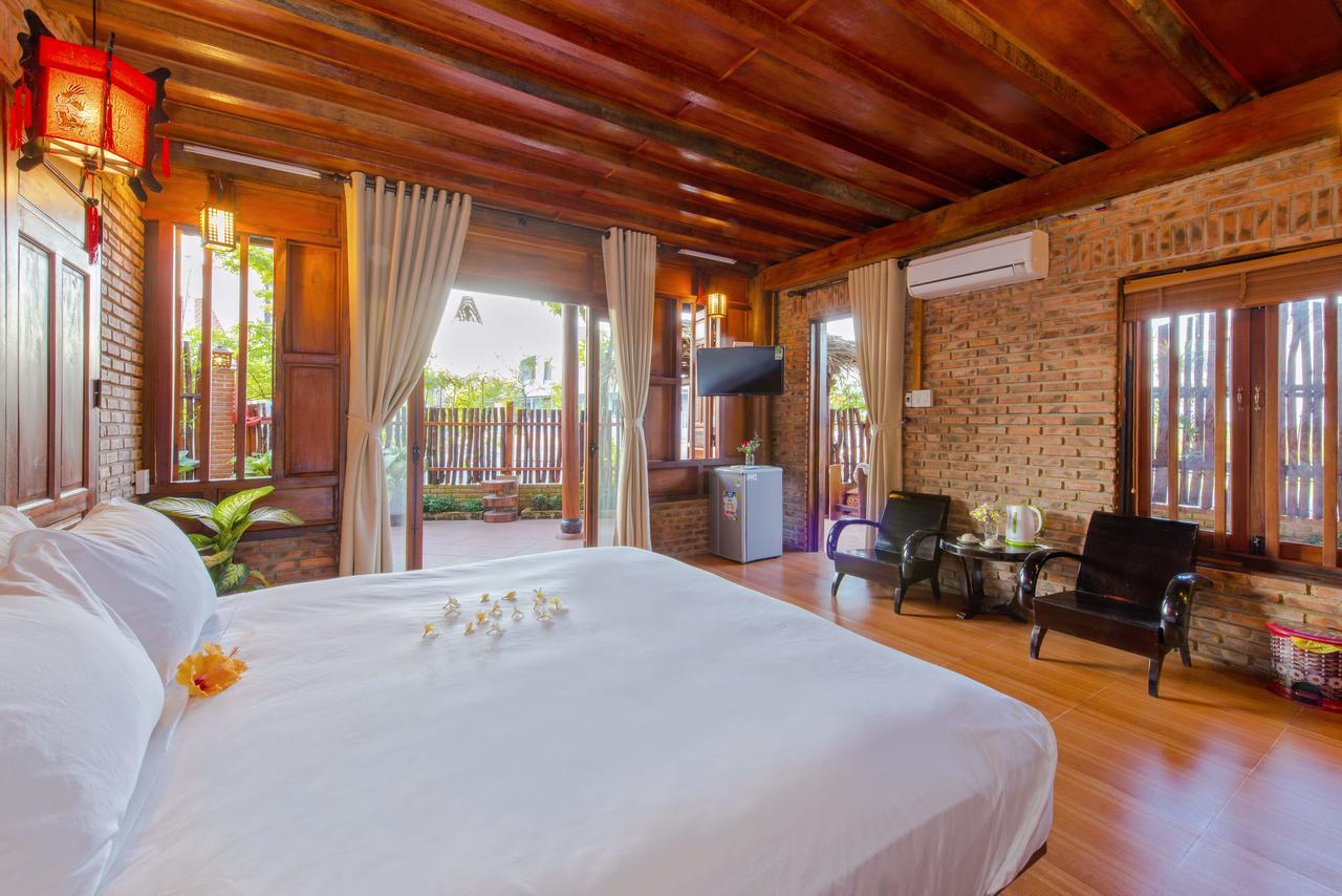 Wooden Lodge Homestay Hoian Хойан Экстерьер фото
